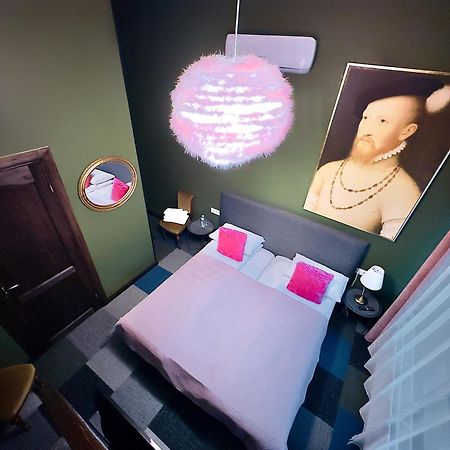 Broken Bed Hootel 考纳斯 外观 照片