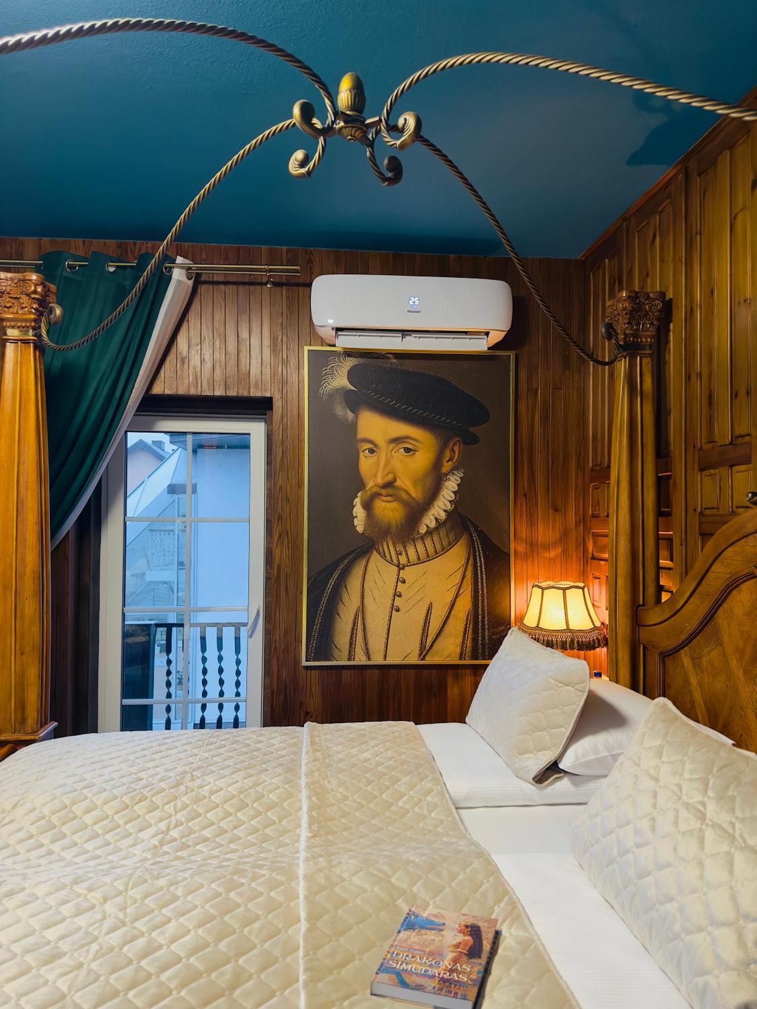 Broken Bed Hootel 考纳斯 外观 照片