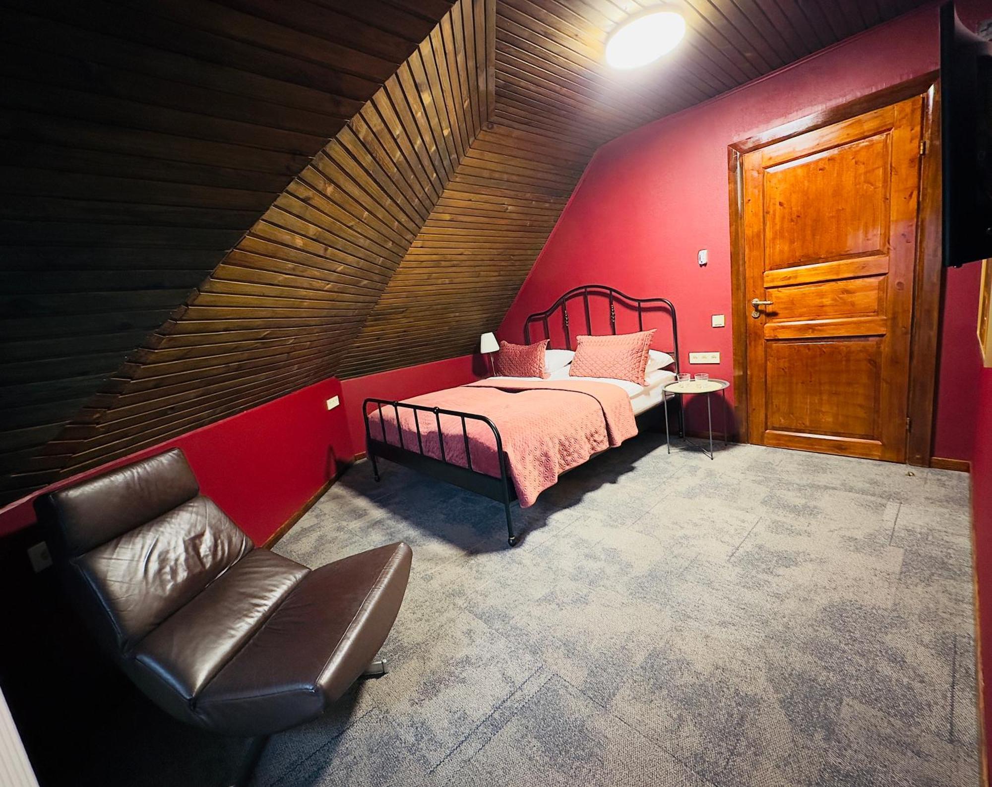 Broken Bed Hootel 考纳斯 外观 照片