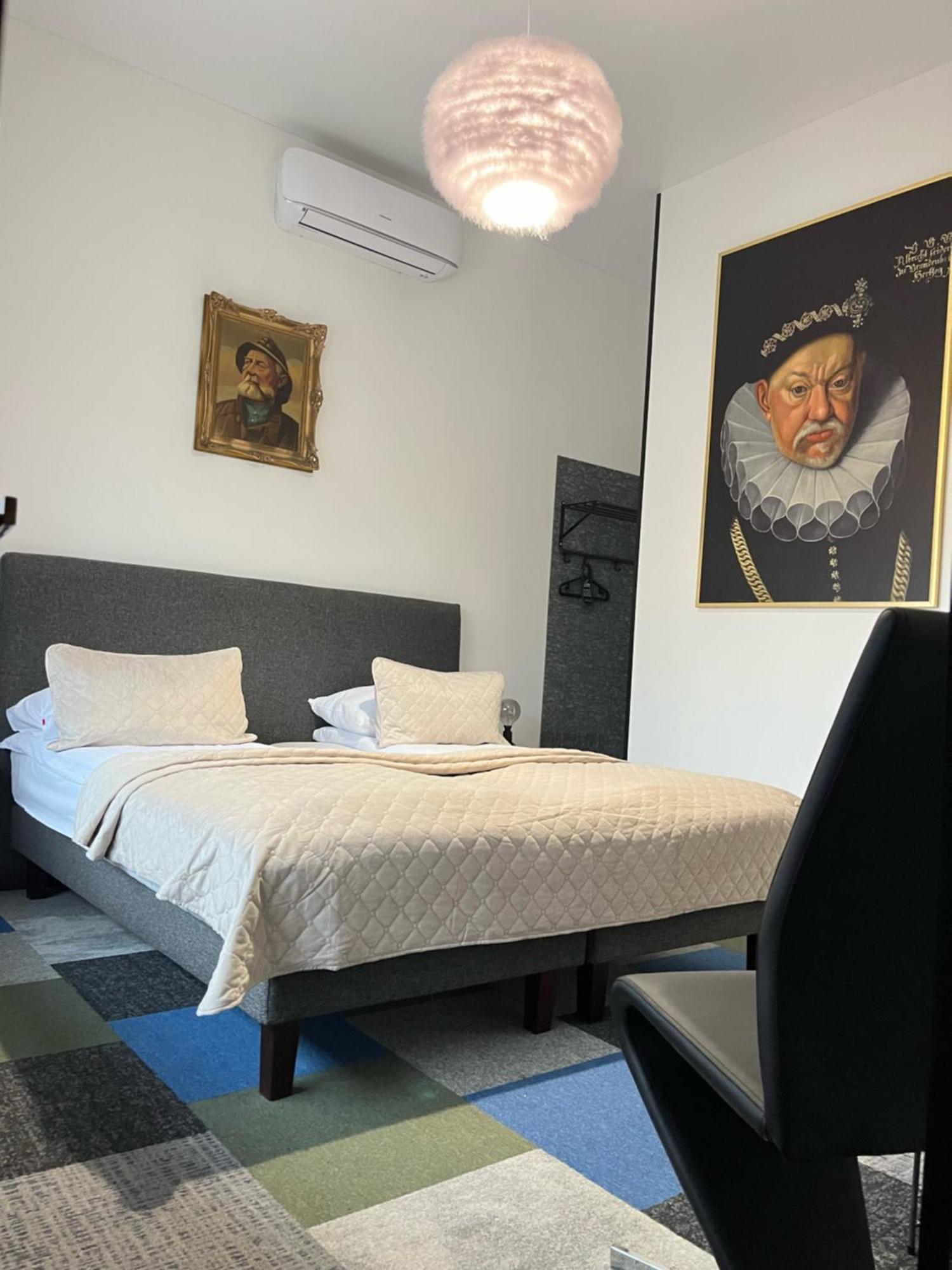 Broken Bed Hootel 考纳斯 外观 照片